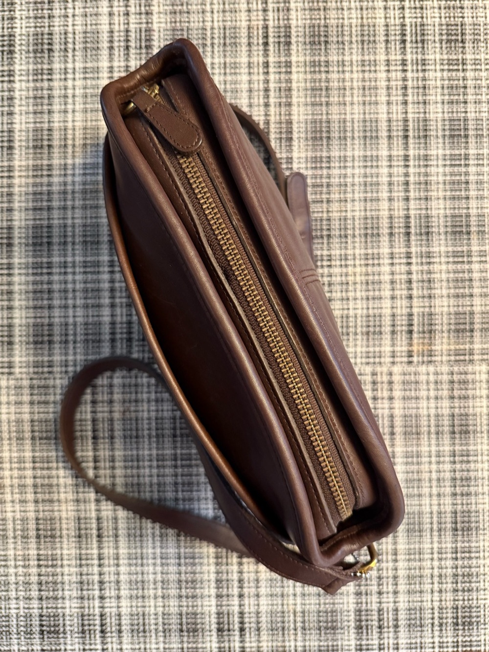 Vintage 1997 Coach Metropolis Zip Bag 9976 – Mahogany Brown Leather Crossbody - Picture 10 of 16